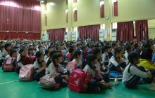 無人機(jī)“飛”進(jìn)校園，做一個(gè)熱愛科學(xué)的小飛俠