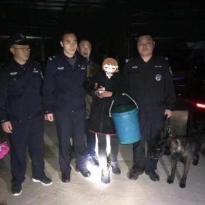 30多個(gè)小時(shí)，出動(dòng)警犬和無(wú)人機(jī)，只為尋找失蹤人員